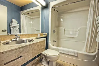 Repotel Aeroport Quebec Hotel
